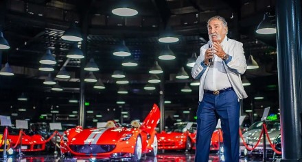 Miliardario dimentica di avere una Ferrari F 40 per 10 anni